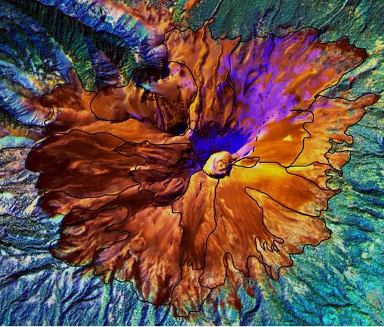 Imagen en falso color del volcán Popocatépetl. Esta imagen fue obtenida por el satélite artificial SPOT 5 en el año 2014.